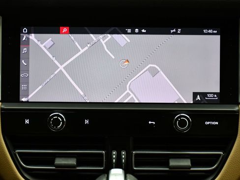 Certified 2023 Porsche Macan S AWD/4WD image 27