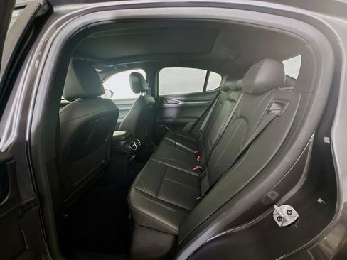 Used 2023 Alfa Romeo Stelvio Sprint image 30