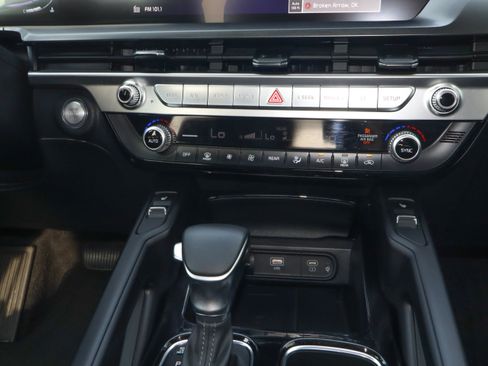 Used 2025 Kia Telluride S FWD image 12