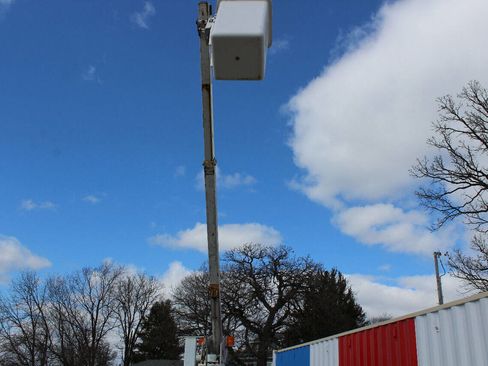 Used 2002 Ford F450 XL image 3