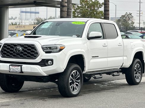 Used 2023 Toyota Tacoma 4x4 Double Cab image 8