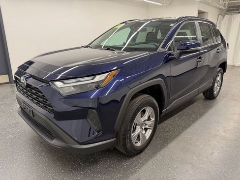 Used 2025 Toyota RAV4 XLE AWD/4WD image 4