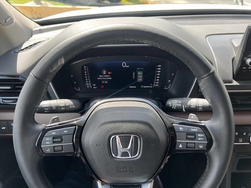 Used 2025 Honda Pilot Elite image 12