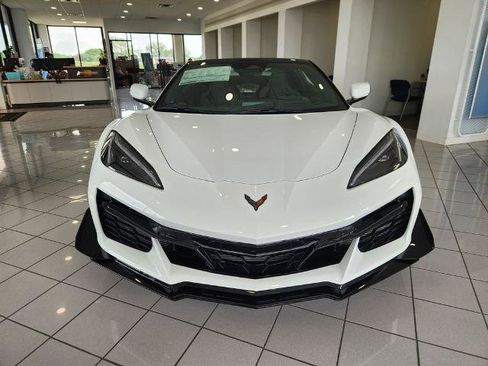 New 2026 Chevrolet Corvette Z06 w/ Z07 Performance Package RWD image 2