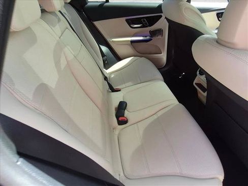 Used 2023 Mercedes-Benz GLC 300 4MATIC image 21