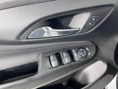 Used 2025 Buick Envista Sport Touring w/ Convenience I Package FWD image 21