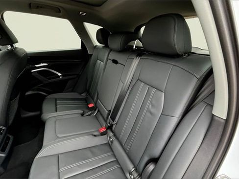 New 2025 Audi Q5 Premium image 10