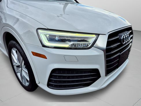 Used 2018 Audi Q3 2.0T Premium Plus w/ Premium Plus Package AWD/4WD image 37