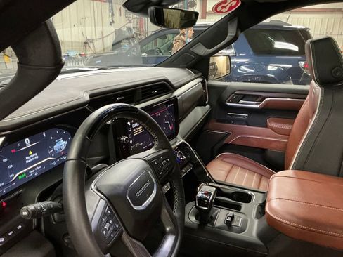 Certified 2025 GMC Sierra 1500 Denali Ultimate image 18