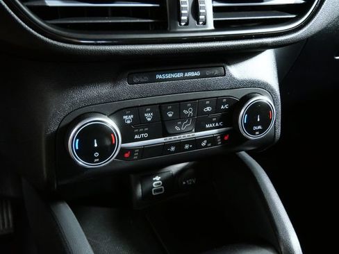 Certified 2025 Ford Escape ST-Line Select AWD/4WD image 17
