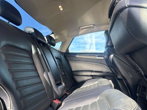 Used 2018 Ford Fusion SE w/ Fusion SE Technology Package FWD image 13