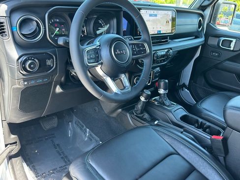Used 2024 Jeep Wrangler High Altitude AWD/4WD image 19