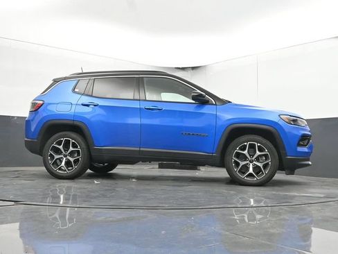 Used 2025 Jeep Compass Limited AWD/4WD image 45