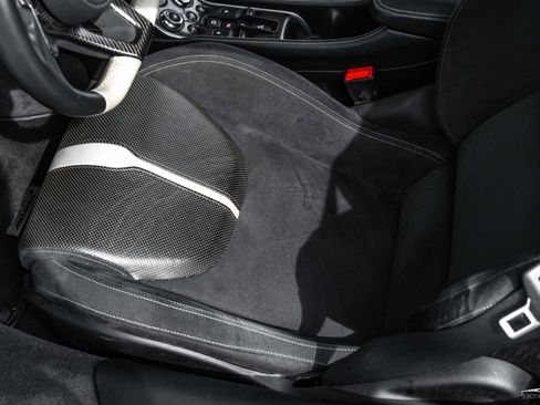 Used 2017 McLaren 570S image 23