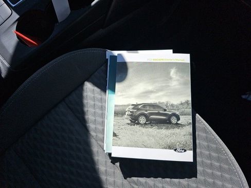 Used 2021 Ford Escape SE w/ Cold Weather Package image 26