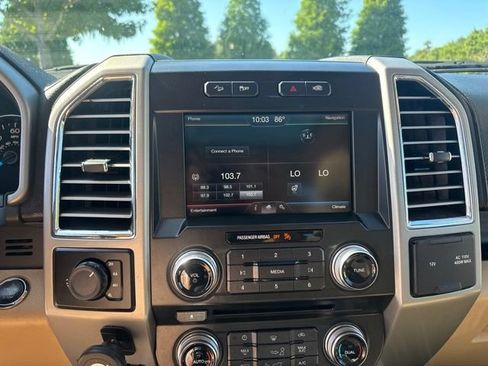Used 2015 Ford F150 Lariat w/ Equipment Group 502A Luxury AWD/4WD image 12