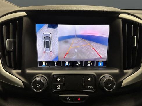 Used 2024 GMC Terrain SLT w/ Infotainment Package II image 11