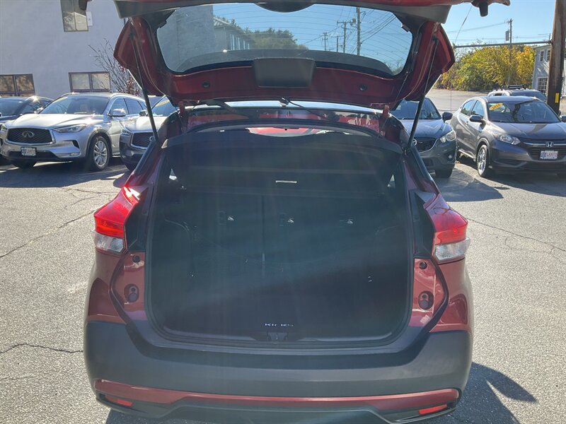 Used 2019 Nissan Kicks SR FWD image 11