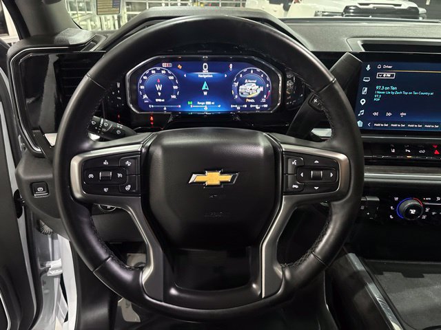 Used 2026 Chevrolet Silverado 2500 LTZ w/ LTZ Convenience Package AWD/4WD image 18