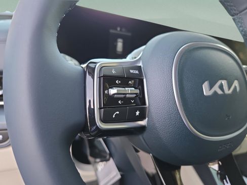 New 2026 Kia Carnival EX FWD image 37