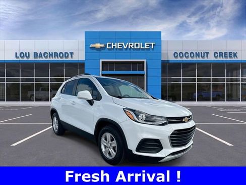 Used 2022 Chevrolet Trax LT w/ LT Convenience Package image 1