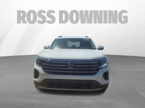 Used 2025 Volkswagen Atlas SE image 2