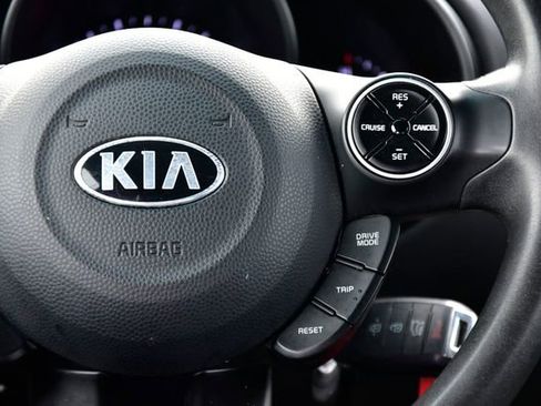 Used 2018 Kia Soul + image 15