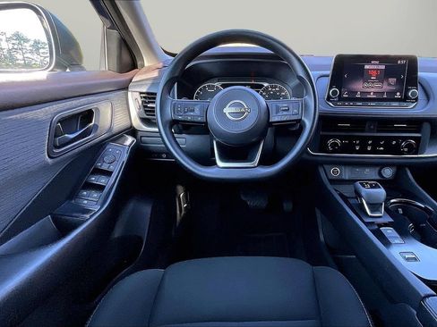 Used 2023 Nissan Rogue S FWD image 12
