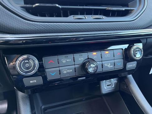 New 2026 Jeep Compass Latitude w/ Quick Order Package 29K AWD/4WD image 20