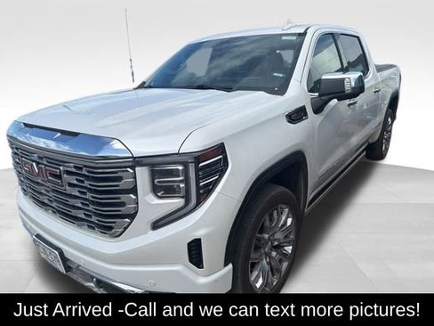 Used 2022 GMC Sierra 1500 Denali w/ Denali Reserve Package AWD/4WD image 1
