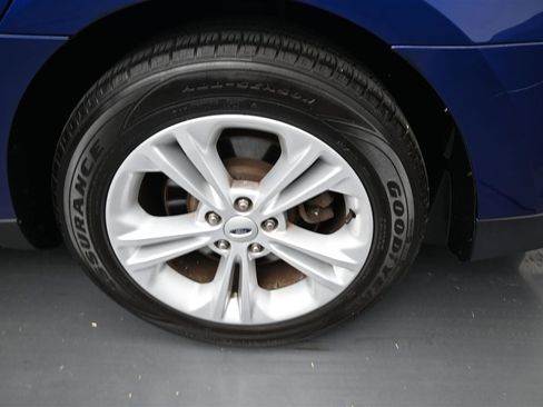 Used 2015 Ford Taurus SE FWD image 20