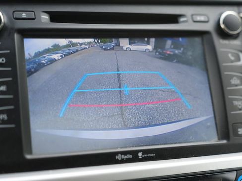 Used 2015 Toyota Highlander XLE AWD/4WD image 13