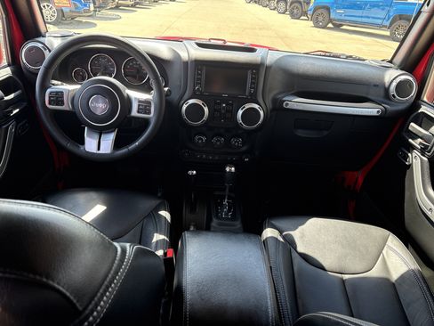 Used 2017 Jeep Wrangler Unlimited Rubicon image 14