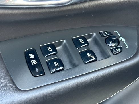 Used 2017 Volvo XC90 T8 Excellence image 13