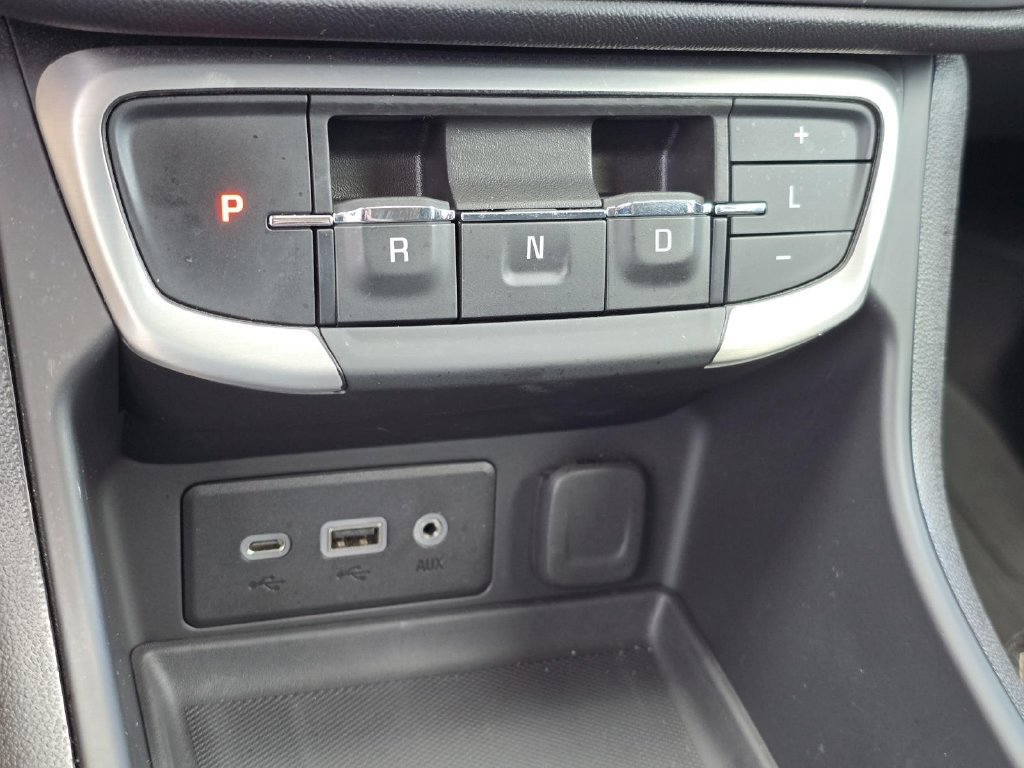 Used 2024 GMC Terrain SLE w/ Driver Convenience Package FWD image 23