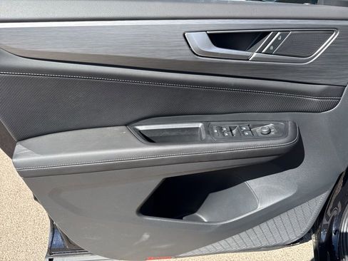 New 2026 Volkswagen Atlas Cross Sport SE FWD image 17