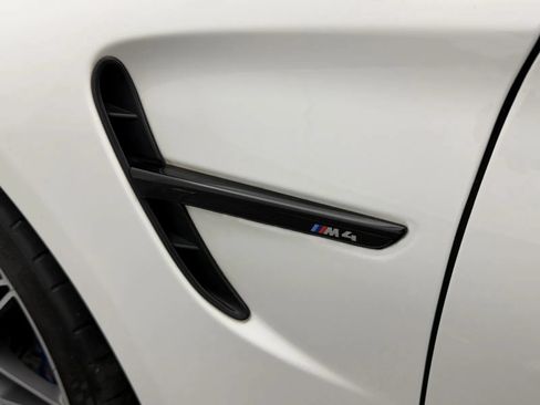 Used 2018 BMW M4 Convertible RWD image 5