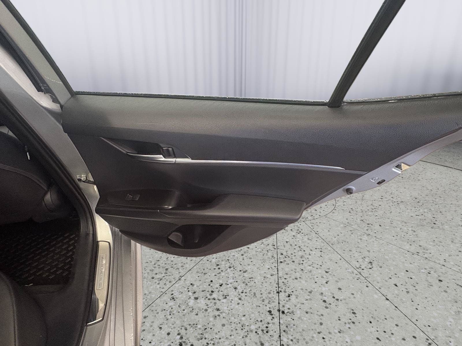 Used 2024 Toyota Camry SE FWD image 16