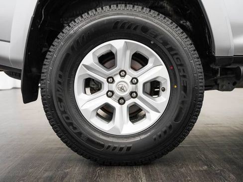 Used 2019 Toyota 4Runner SR5 RWD image 41