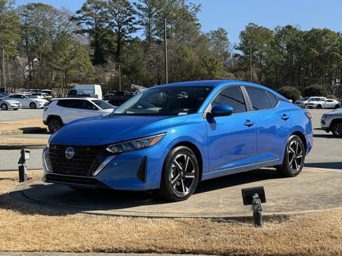 Used 2025 Nissan Sentra SV image 3