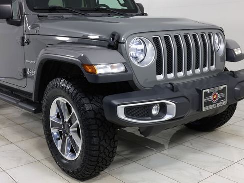 Used 2019 Jeep Wrangler Unlimited Sahara w/ Safety Group AWD/4WD image 37