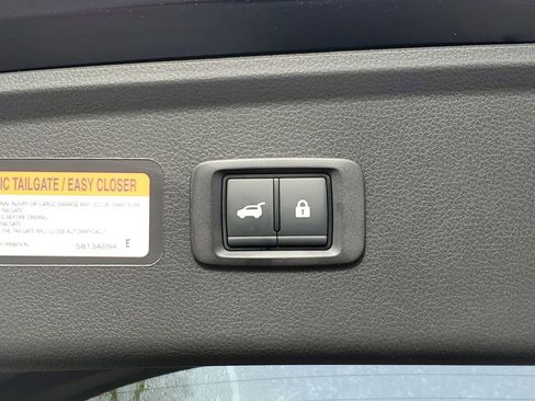 Used 2025 Mitsubishi Eclipse Cross Black Edition image 8