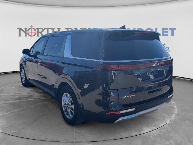 Used 2023 Kia Carnival LX FWD image 5
