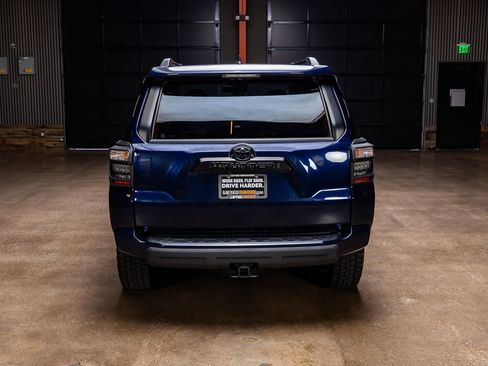 Used 2020 Toyota 4Runner TRD Off-Road Premium AWD/4WD image 6