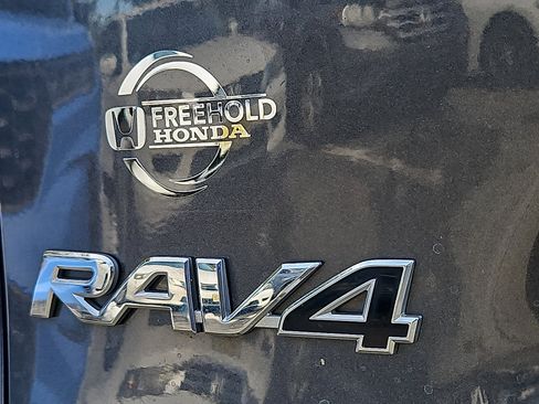 Used 2019 Toyota RAV4 LE image 31