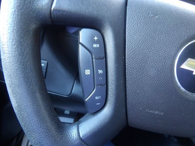 Used 2019 Chevrolet Express 2500 w/ Driver Convenience Package RWD image 18