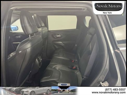 Used 2022 Jeep Cherokee Limited AWD/4WD image 12