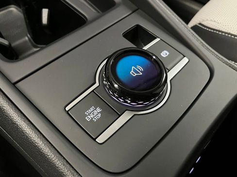 New 2025 Volkswagen Tiguan SE image 13