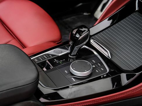 Used 2024 BMW X4 M40i w/ Shadowloine Package image 30