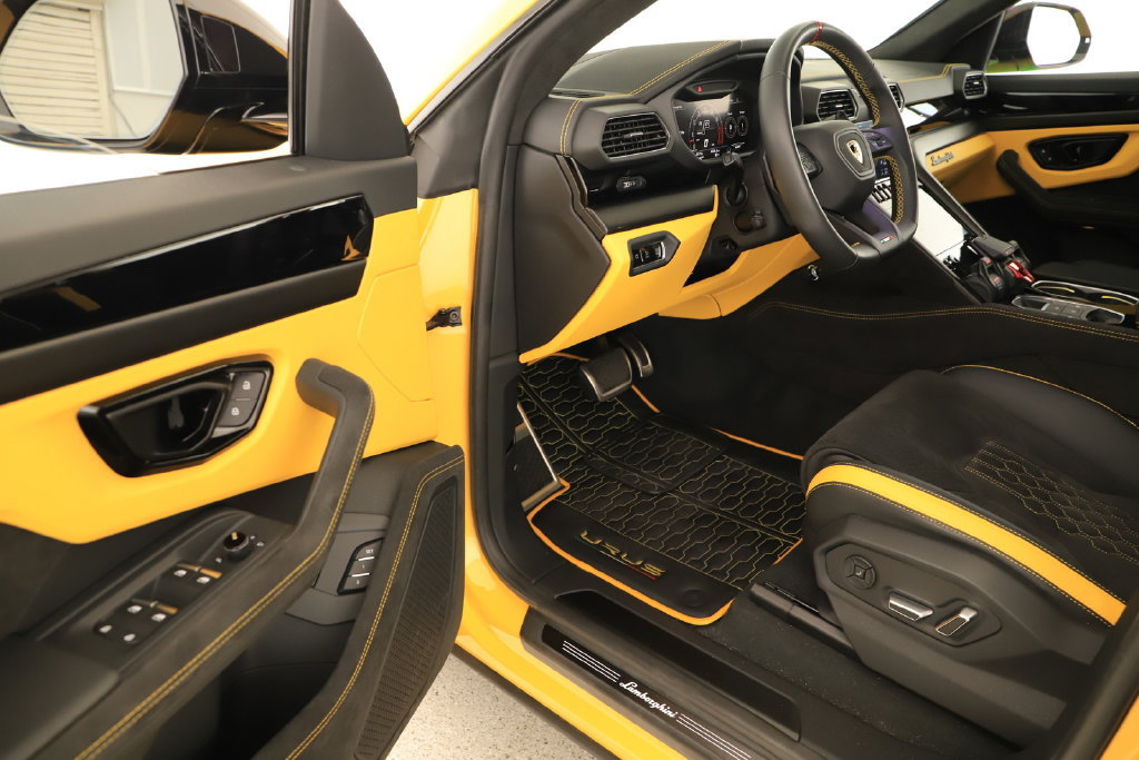 Used 2024 Lamborghini Urus S AWD/4WD image 14